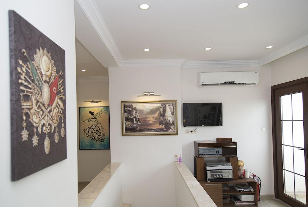 Galley Hotel Истанбул Екстериор снимка